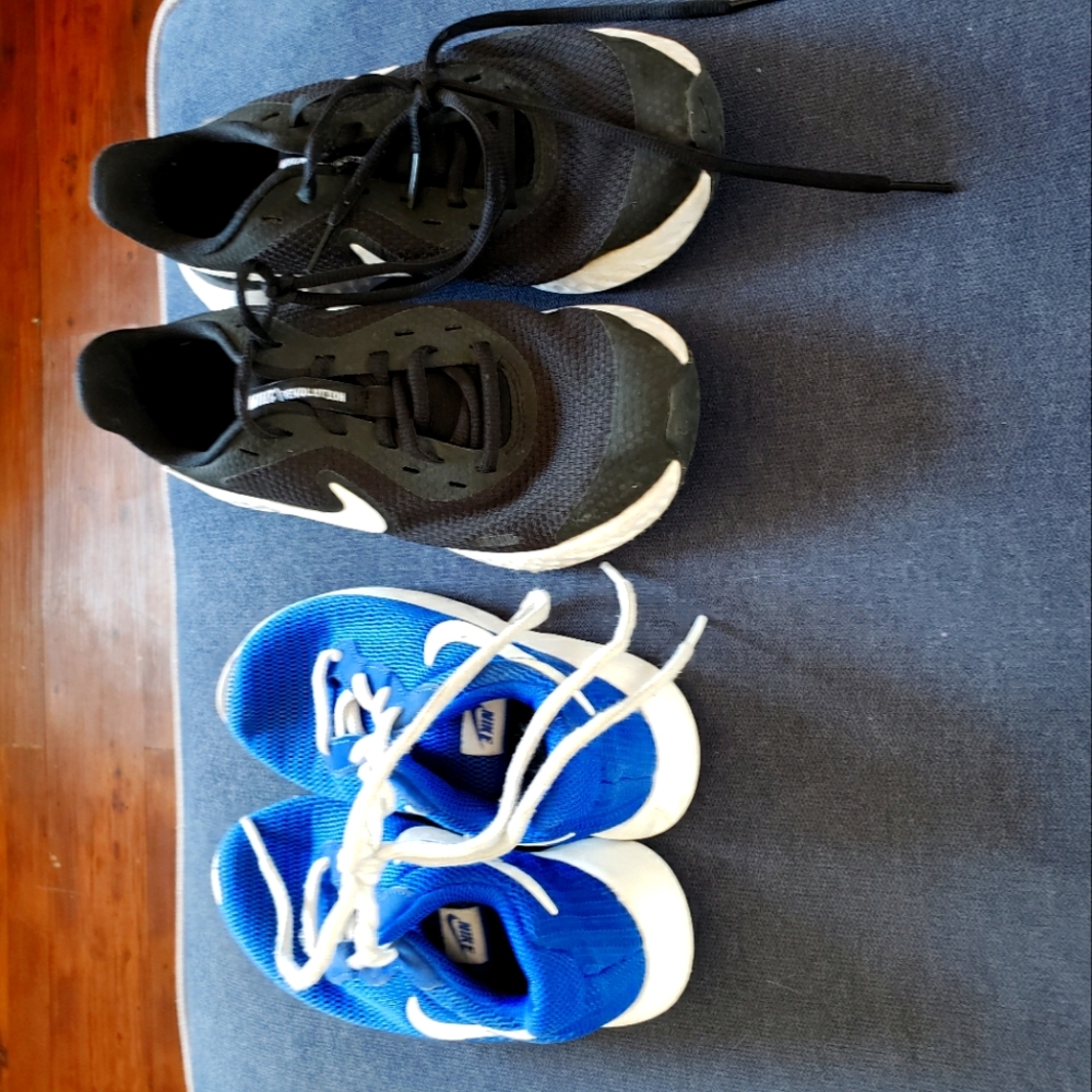 2 pair nikes